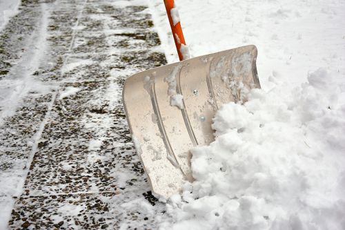 Aufwendungen für Schneeräumarbeiten auch für öffentliche Gehwege absetzbar
